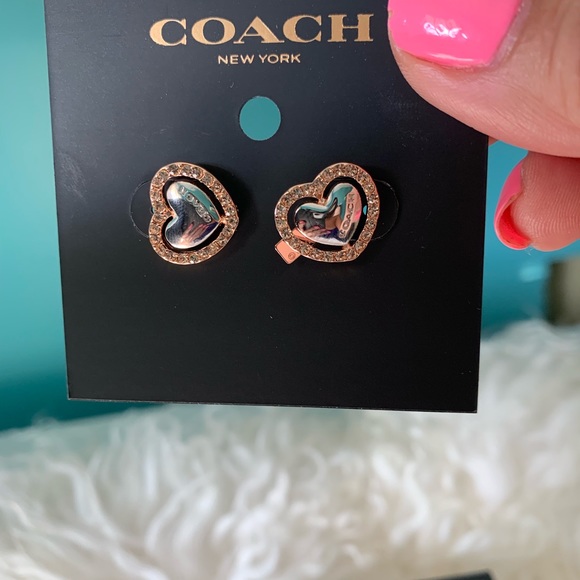 ❤️PEARL HEART HALO STUD EARRINGS❤️ - Picture 4 of 5